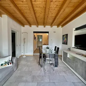 Apartament Near Train Station Luxury House 5 Beds, Bergamo
