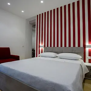 apt-casa-fedele-napoli.hotels-amalfi.com/